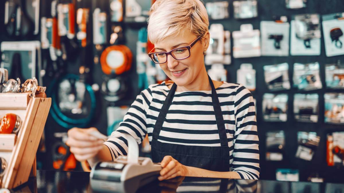 Cashier In Store